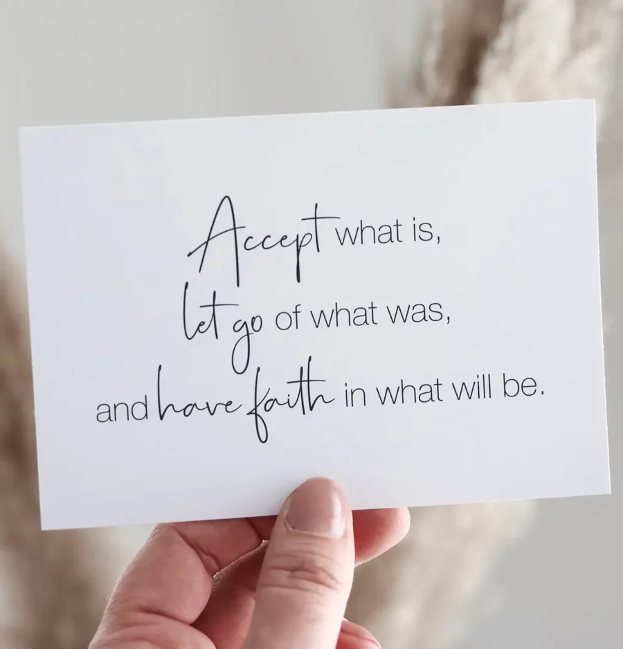 Postkarte "Accept what is, let go of what was, and have faith in what will be." – Bild 4